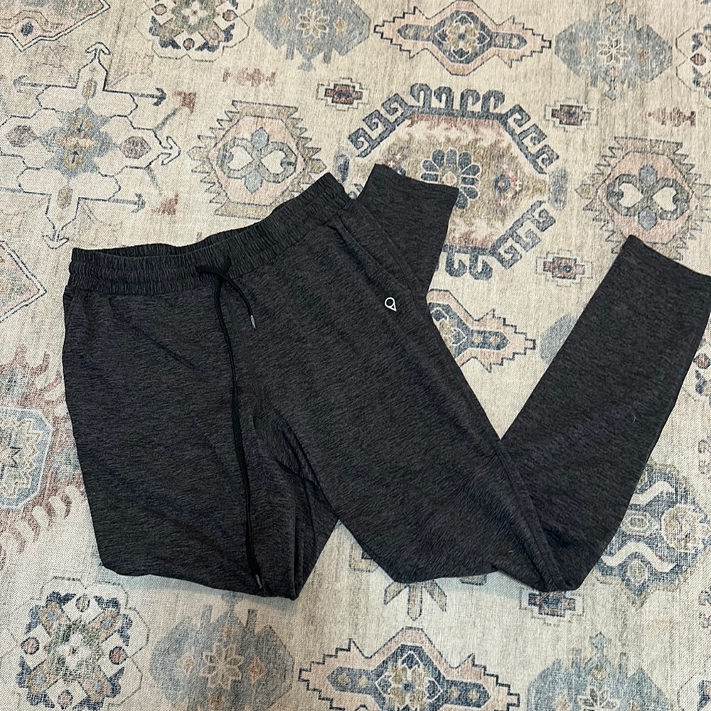 outdoor voices jogger small